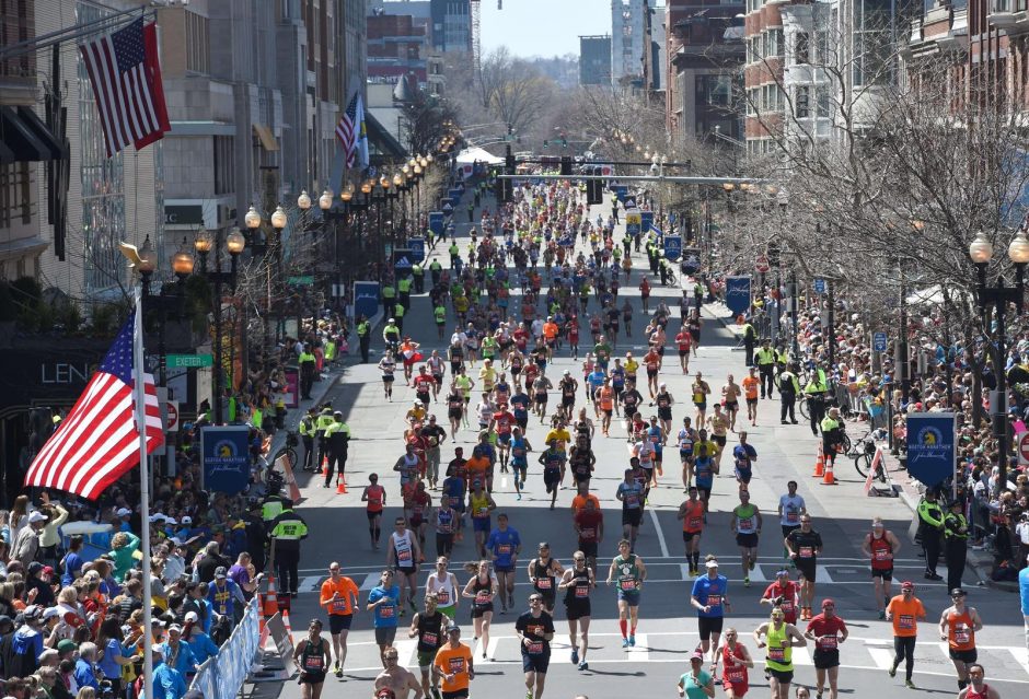 Bostono maratone triumfavo Kenijos ir JAV bėgikai