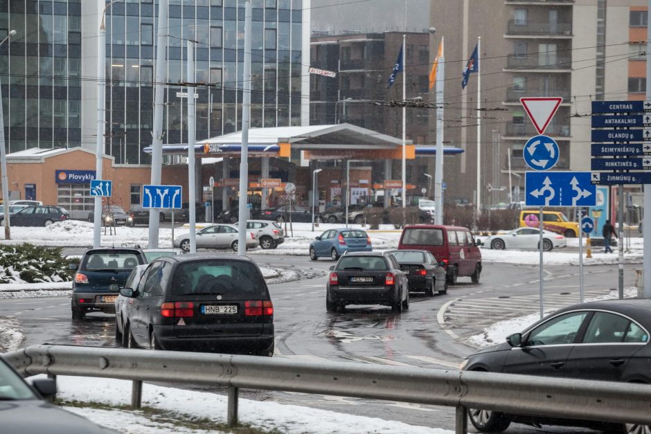 Tyrimas: naujasis Vilniaus žiedinių sankryžų ženklinimas pasiteisino