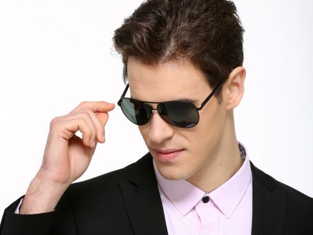 Skelbimas - Išskirtinio dizaino patrauklūs polerizuoti akiniai dėkluose