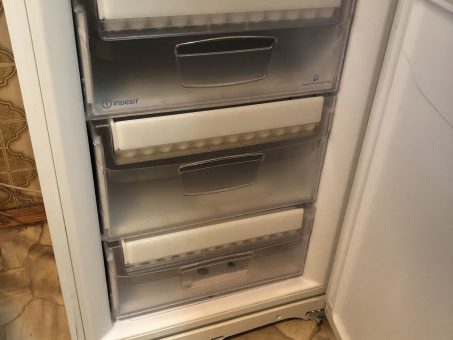 Skelbimas - Indesit šaldytuvas