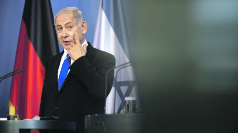 Įtampa: net kelionės po Europą metu B. Netanyahu tenka aiškintis dėl nedemokratiškos teismų reformos.