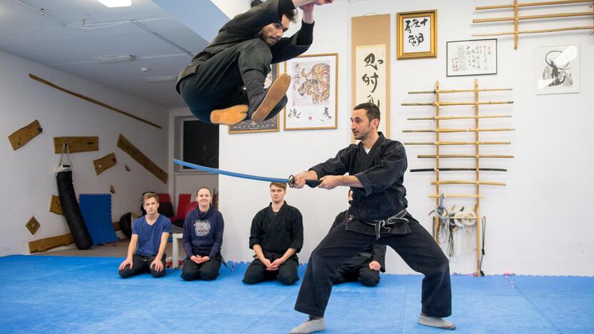 Bujinkan kovos menas turi ir tą nematomą pusę – žmogus įgyja tam tikrų būdo savybių, sugebėjimų, net filosofinį požiūrį į daug ką.