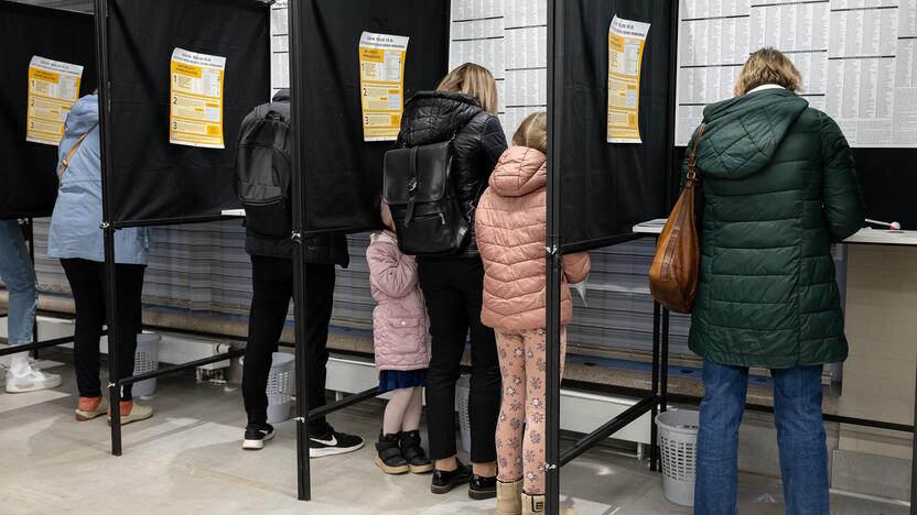 Nusivylė: į rinkimus atėjusi kaunietė sužinojo, kad ji esą gyvenamąją vietą deklaravo Babtuose, todėl ten ir turi balsuoti.