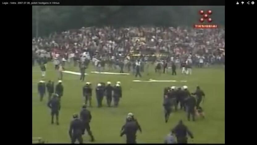 Tuometinį "Vėtros" stadioną "Legia" fanai siaubė 2007 metais.