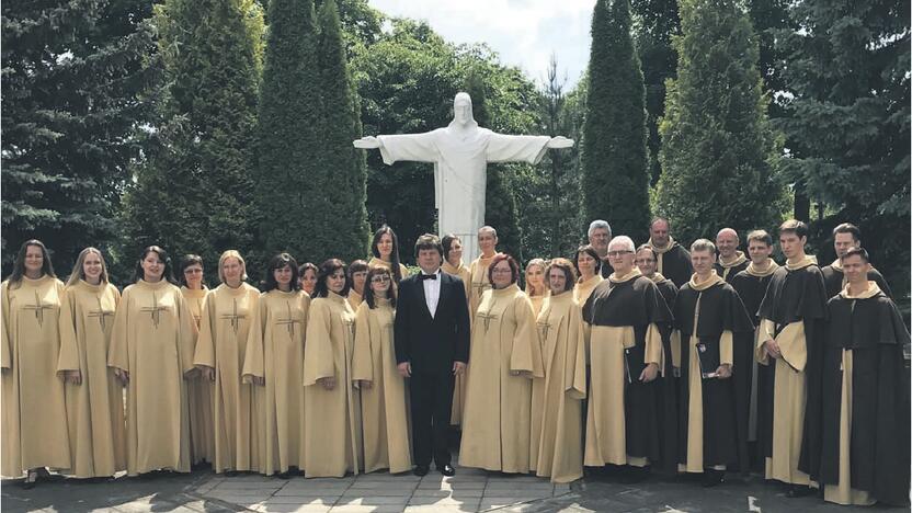 Gestas: R.Daugėlos vadovaujamas choras „Cantate Domino“ savo pasirodymą skirs V.Sladkevičiui atminti.