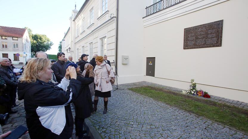 Atminimo lenta žydų rabinui I.Riulfui nuo šiol puoš Grįžgatvio gatvės 6 pastatą.