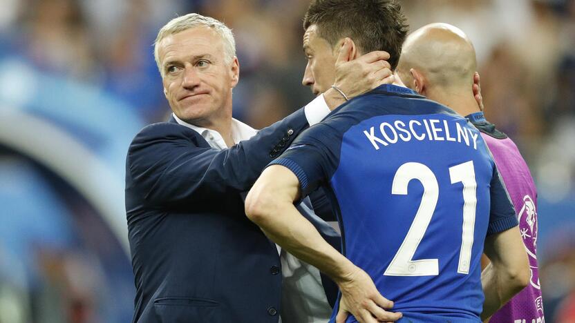 Didier Deschampsas (kairėje).