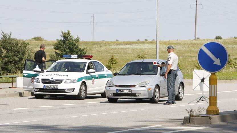 Kontrolė: kol kas Lietuvos kelių policijos tarnyba neskelbia, kiek dienų vykdys griežtą greičio kontrolę.