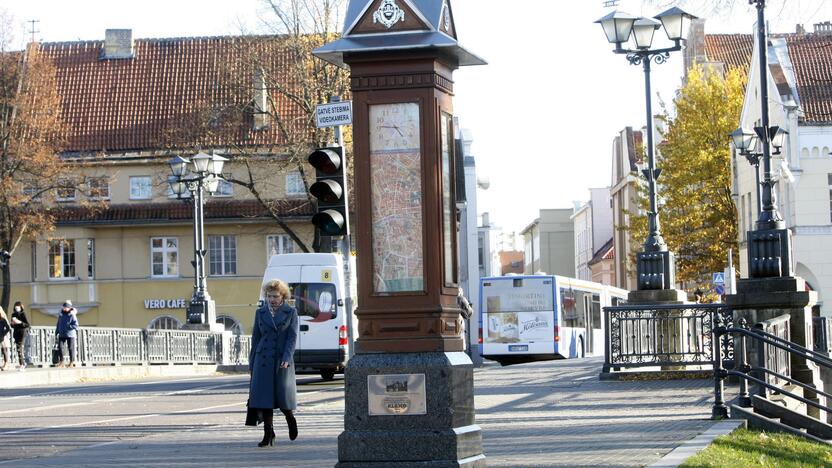 Prie Biržos tilto įrengtas laikrodis iš vienos pusės valandas skaičiuoja tiksliai, o iš kitos rodo dviem daugiau.