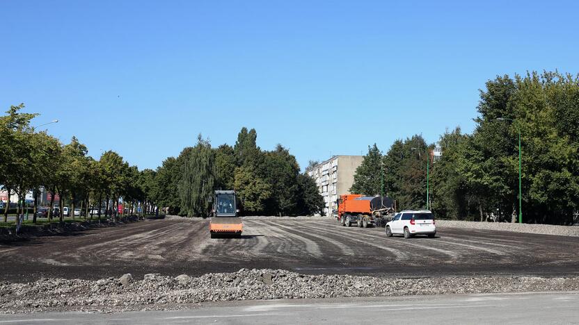 Patogumas: neseniai prasidėjo automobilių stovėjimo aikštelės, kuria galės naudotis gyventojai, remonto darbai.