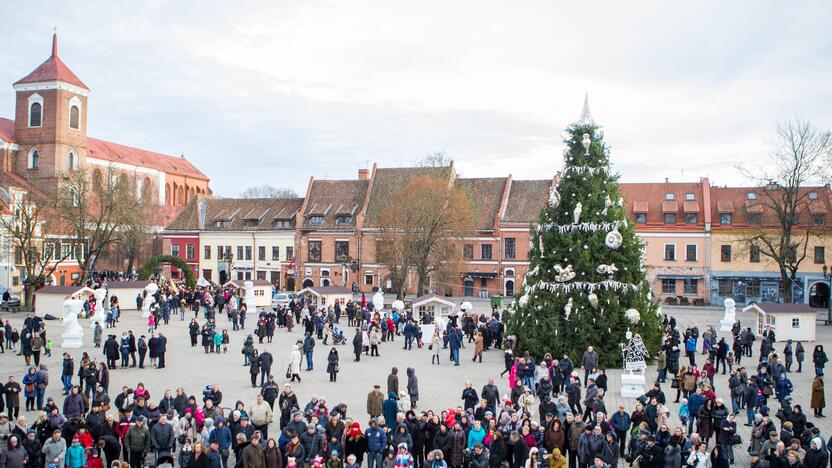 Taip Kauno eglutė atrodė per pernykščias Kalėdas.