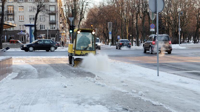 Tvirtino: savivaldybė teigia, kad rangovai laikosi tam tikro gatvių tvarkymo eiliškumo.