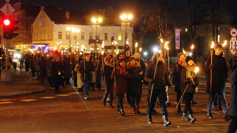 Tradicija: Sausio 15-osios įvykių aukoms atminti Klaipėdos jaunimas su deglais Klaipėdos gatvėmis žygiuos jau penktą kartą.