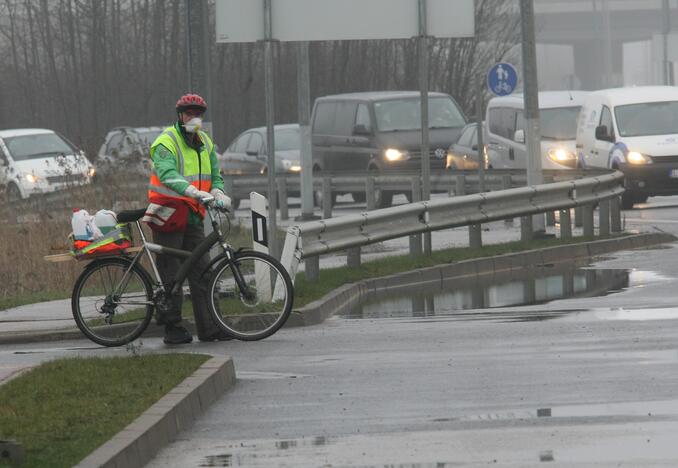 Kontrolės postai Kaune pradėjo savo darbą