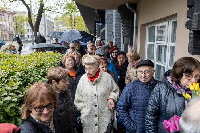 Atminimo lenta H. Perelšteinui