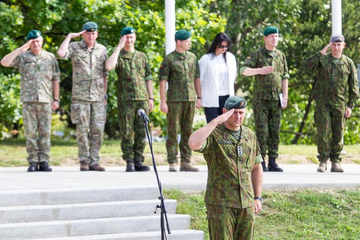 Sausumos pajėgų vado pareigų perdavimo ceremonija