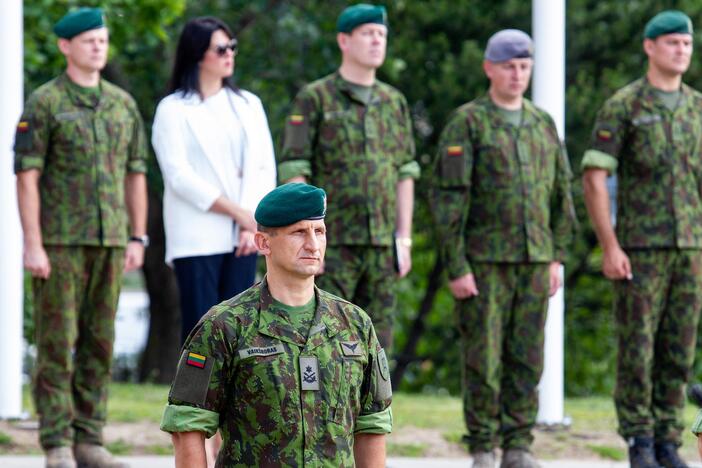 Sausumos pajėgų vado pareigų perdavimo ceremonija