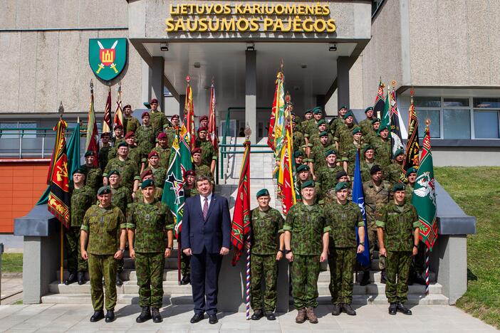 Sausumos pajėgų vado pareigų perdavimo ceremonija