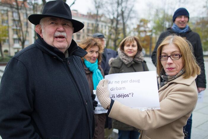 Mokslininkai surengė piketą dėl mažų atlyginimų