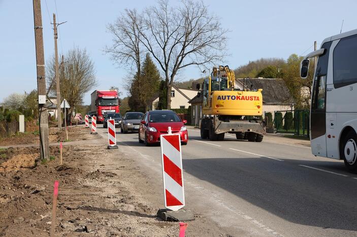 Vyksmas: atnaujinimo darbai jau prasidėjo ir Vytauto gatvėje Zapyškyje.