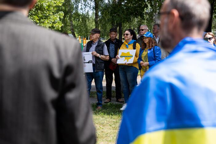 Protestas prie Rusijos ambasados dėl Ukrainoje grobiamų vaikų