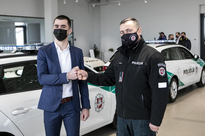 Naujų policijos automobilių pristatymas