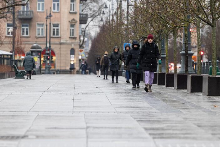 Vilniaus gatvės virto čiuožyklomis