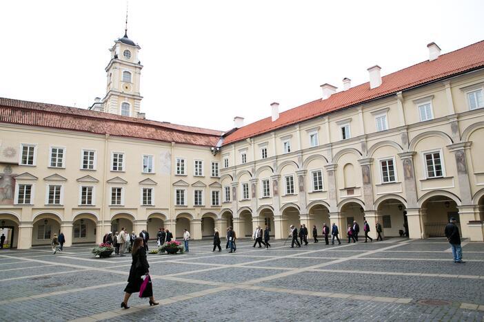 Lietuvių kalbos ir literatūros kalve laikytame VU fakultete – nežinia ir sumaištis