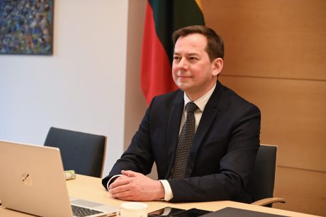 dirbti iš namų su apklausomis brokerio neutralios prekybos sistemos