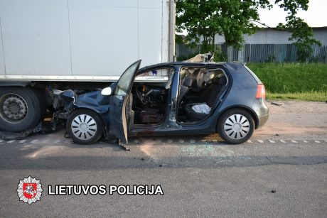 Per avariją Vilniaus rajone žuvus vairuotojui pareigūnai prašo atsiliepti liudininkus