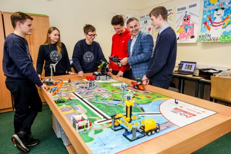 Robotikos asai keliaus į Hiustoną