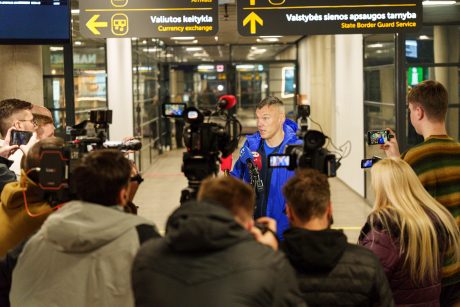 Kauno oro uoste nusileido Š. Jasikevičius ir „Fenerbahče“ komanda