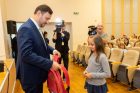 Ukrainiečių pabėgėlių vaikams perduota 100 mokyklinių kuprinių Ukrainiečių pabėgėlių vaikams perduota 100 mokyklinių kuprinių