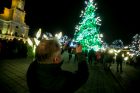 Para po Kauno žaliaskarės įžiebimo: smalsuoliai plūsta būriais Para po Kauno žaliaskarės įžiebimo: smalsuoliai plūsta būriais
