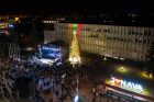 Jonaviečiai miesto eglę pasiekia magišku Kalėdų tiltu Jonaviečiai miesto eglę pasiekia magišku Kalėdų tiltu