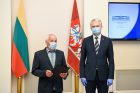Prezidentas tėvams padėkojo už pavyzdingą tėvystę Prezidentas tėvams padėkojo už pavyzdingą tėvystę