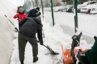 Sniego kasimo talka aplink Pilaitės maniežą Sniego kasimo talka aplink Pilaitės maniežą