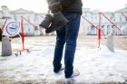 Prie Prezidentūros stovėjo „Basi tėčiai“ Prie Prezidentūros stovėjo „Basi tėčiai“