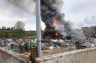 Didžiulis gaisras Kaune – atvira liepsna degė metalo krūva Didžiulis gaisras Kaune – atvira liepsna degė metalo krūva
