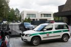 Muzikanto E. Dragūno namuose – policijos kratos Muzikanto E. Dragūno namuose – policijos kratos
