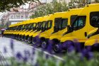 Savivaldybėms perduoti 25 geltonieji autobusiukai Savivaldybėms perduoti 25 geltonieji autobusiukai
