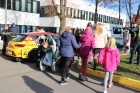 Pareigūnai mažiesiems ligoniams pristatė ralio automobilius Pareigūnai mažiesiems ligoniams pristatė ralio automobilius