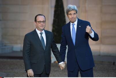 Francois Hollande ir Johnas Kerry