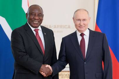 PAR prezidentas C. Ramaphosa (kairėje) ir Rusijos prezidentas V. Putinas (dešinėje).