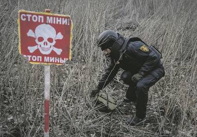 Trikdis: viena didžiausių kliūčių, stabdančių ukrainiečių kontrpuolimą – okupantų palikti minų laukai. 