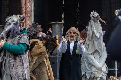 Tradicija: sekmadienį Teatro aikštėje bursis persirengėliai, kurie stengsis išvaryti žiemą.