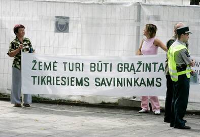 2007 m. piketas dėl žemės grąžinimo teisėtiems savininkams Vilniuje.