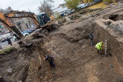 Senamiesčio teritorijos vilioja NT vystytojus, tačiau čia praktiškai visur privalomi archeologiniai tyrimai, o tai brangiausiai kainuoja laiko prasme.