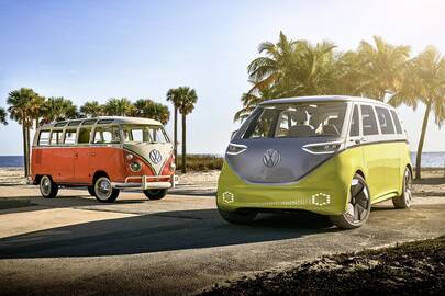 Istorija: nuo 1950-ųjų „VW T1“ iki 2022-ųjų „ID.Buzz“.