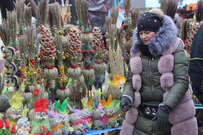 Tradicija: Kaziuko mugėje žmonės dažniausiai perka verbas.